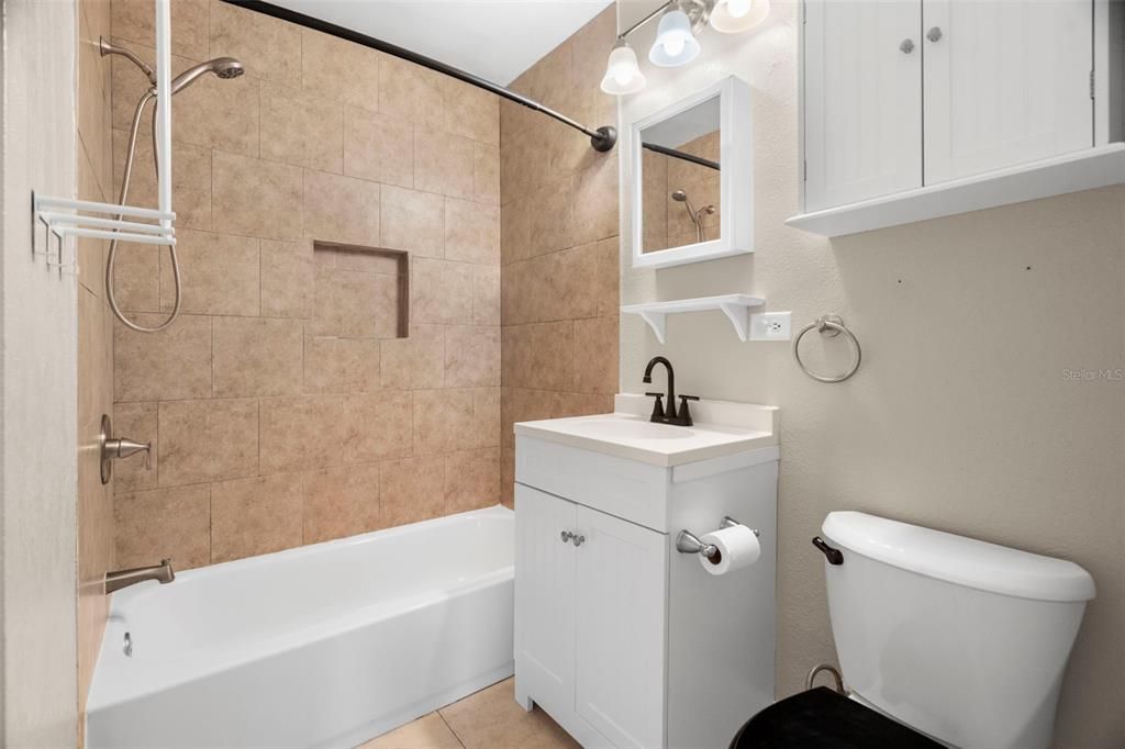 待售: $319,900 (3 贝兹, 1 浴室, 1064 平方英尺)