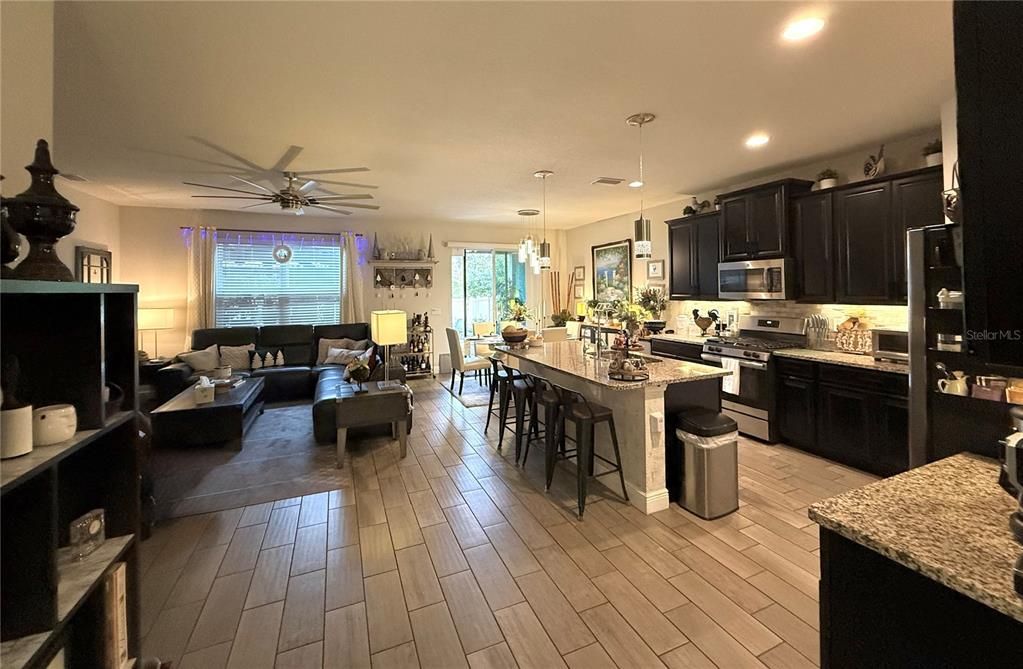 待售: $395,000 (3 贝兹, 2 浴室, 1818 平方英尺)