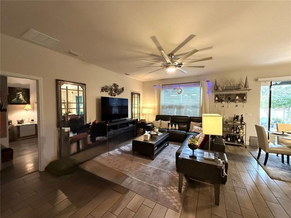 待售: $395,000 (3 贝兹, 2 浴室, 1818 平方英尺)