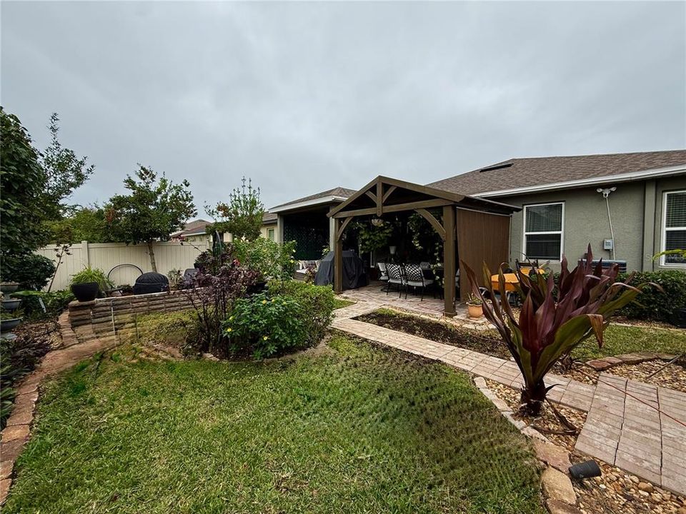 待售: $395,000 (3 贝兹, 2 浴室, 1818 平方英尺)