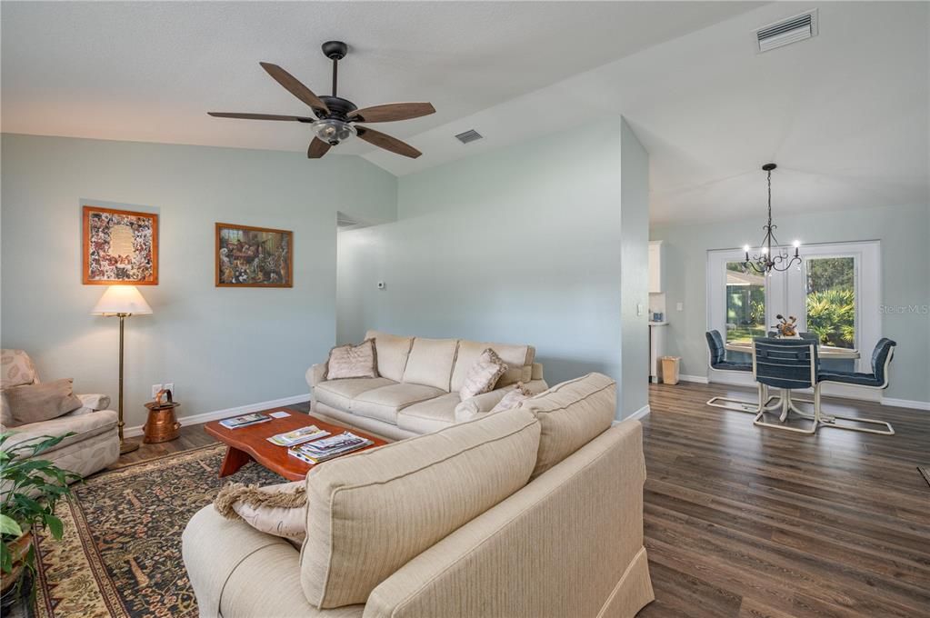 待售: $339,900 (3 贝兹, 2 浴室, 1287 平方英尺)