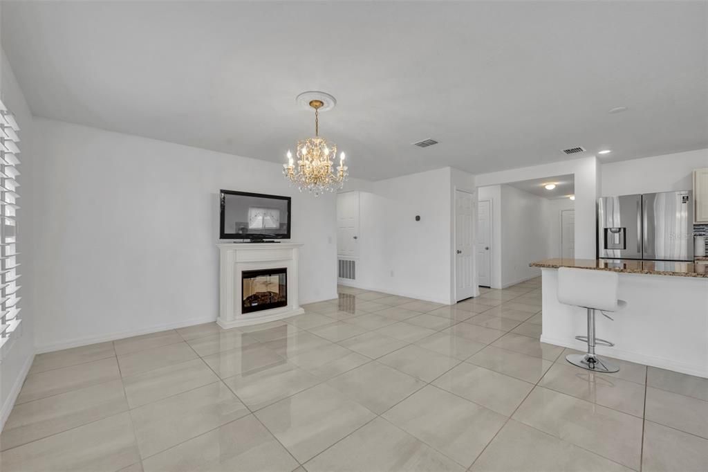 На продажу: $325,000 (3 спален, 2 ванн, 1537 Квадратных фут)