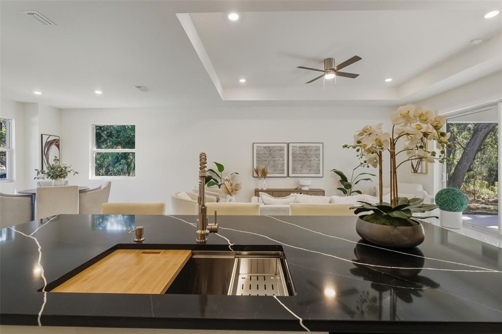 На продажу: $339,900 (3 спален, 2 ванн, 1568 Квадратных фут)