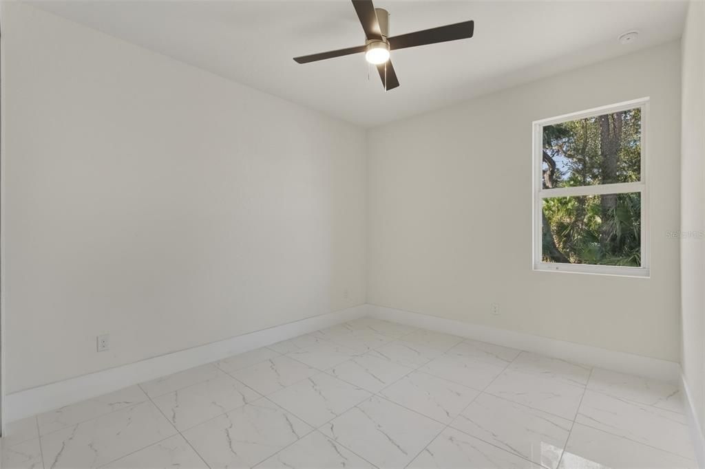 На продажу: $339,900 (3 спален, 2 ванн, 1568 Квадратных фут)