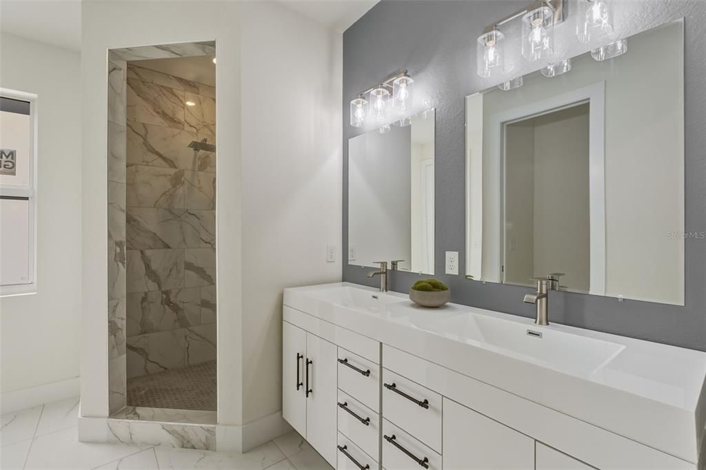 На продажу: $339,900 (3 спален, 2 ванн, 1568 Квадратных фут)