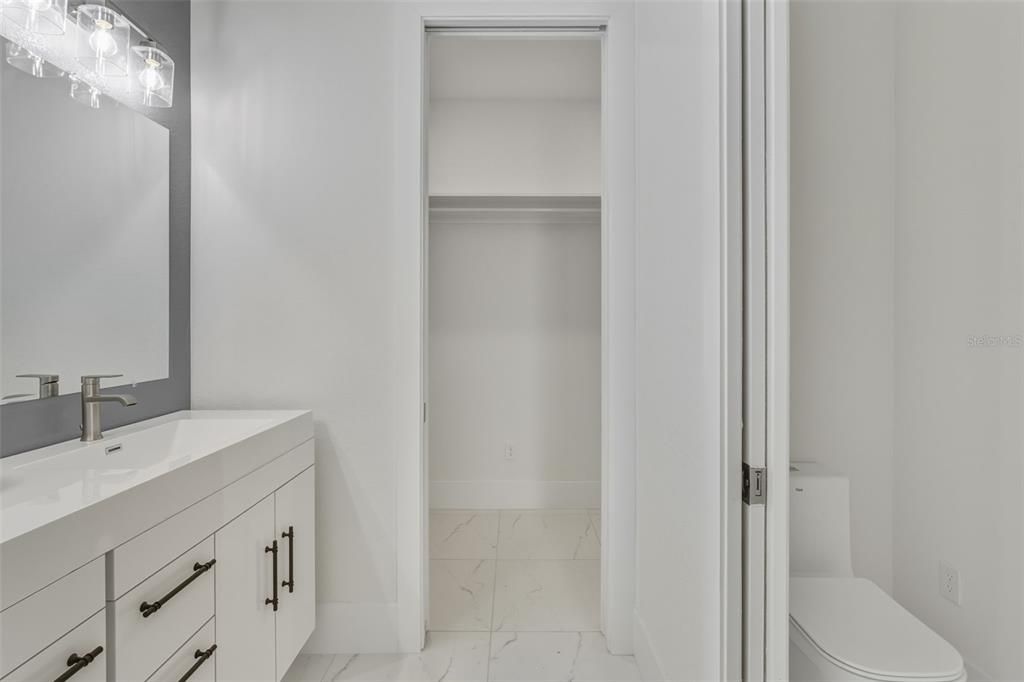 На продажу: $339,900 (3 спален, 2 ванн, 1568 Квадратных фут)