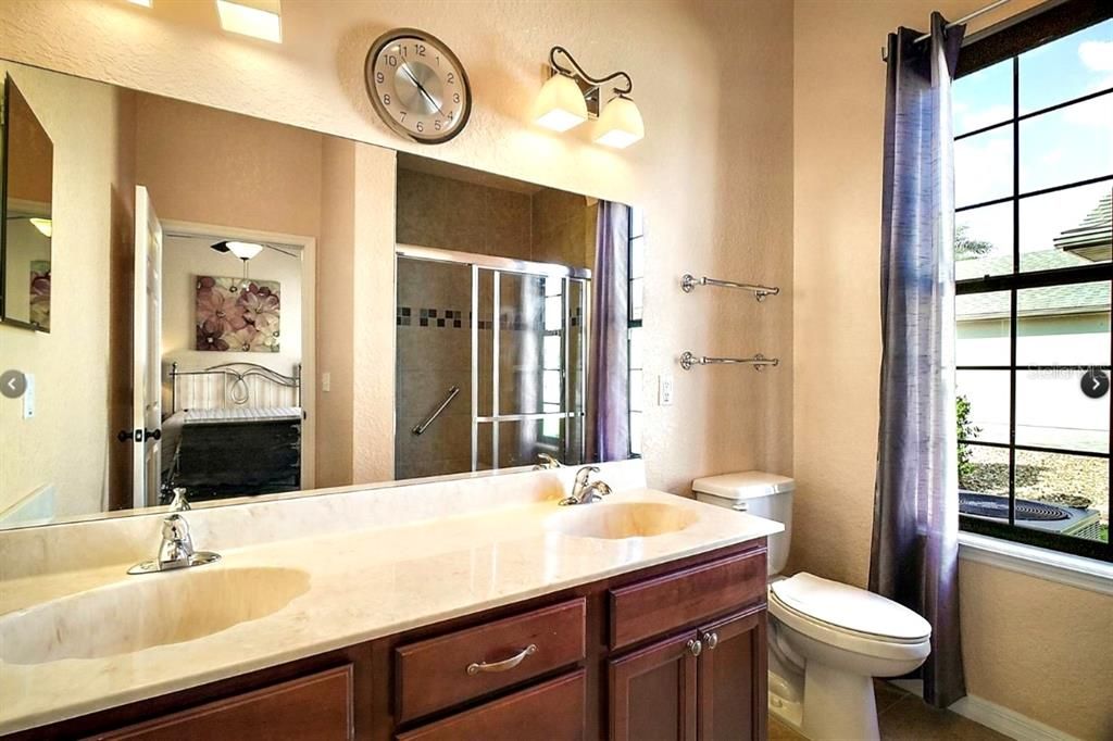 En Venta: $315,000 (3 camas, 2 baños, 1417 Pies cuadrados)