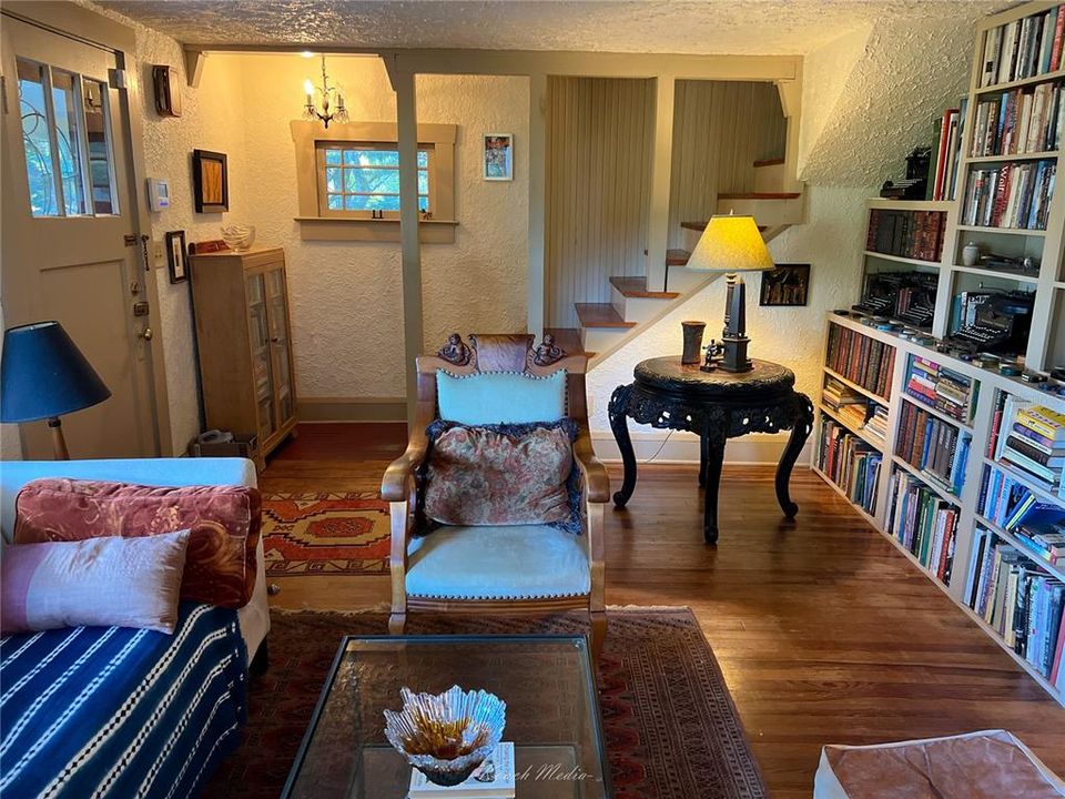 En Venta: $319,900 (3 camas, 2 baños, 1310 Pies cuadrados)