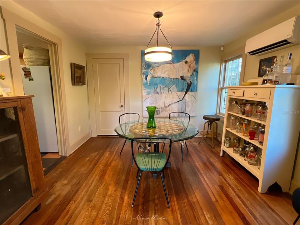 En Venta: $319,900 (3 camas, 2 baños, 1310 Pies cuadrados)