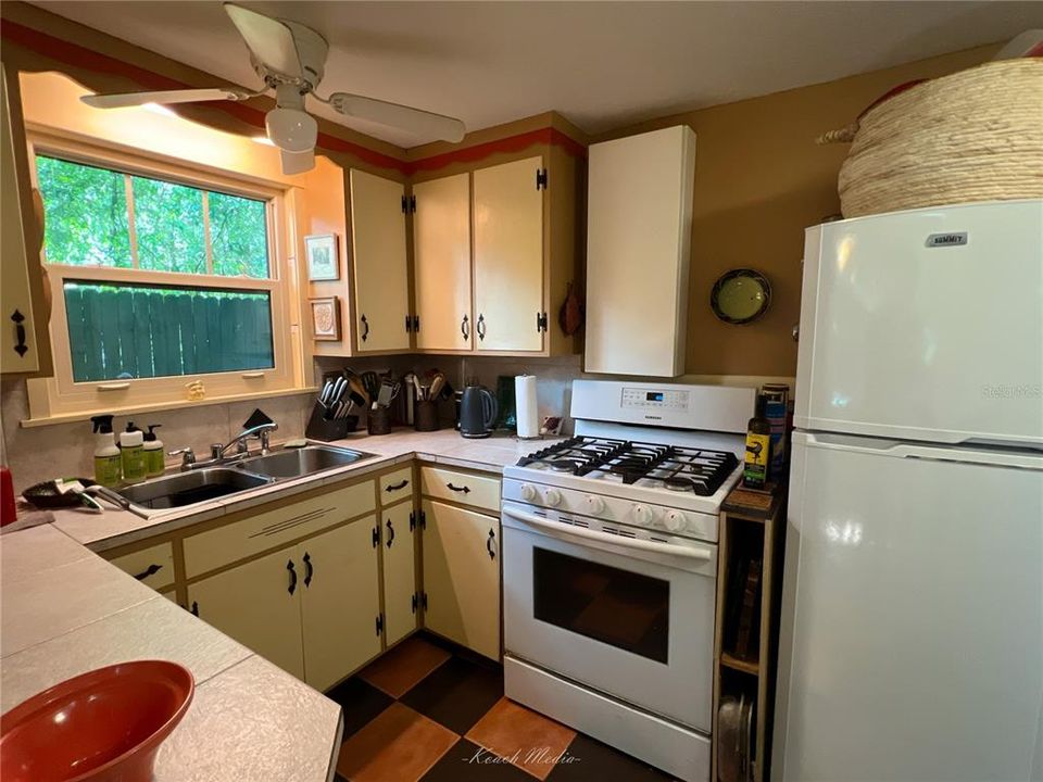 En Venta: $319,900 (3 camas, 2 baños, 1310 Pies cuadrados)