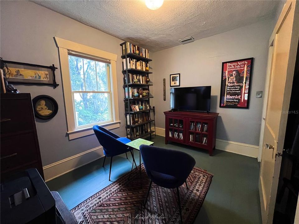 En Venta: $319,900 (3 camas, 2 baños, 1310 Pies cuadrados)