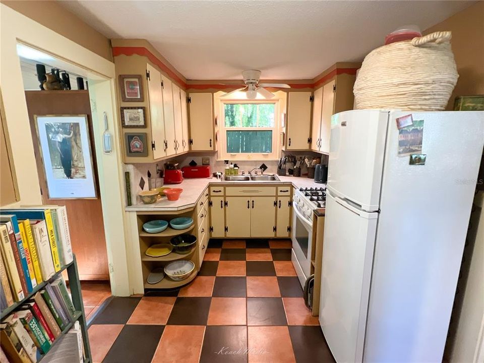 En Venta: $319,900 (3 camas, 2 baños, 1310 Pies cuadrados)