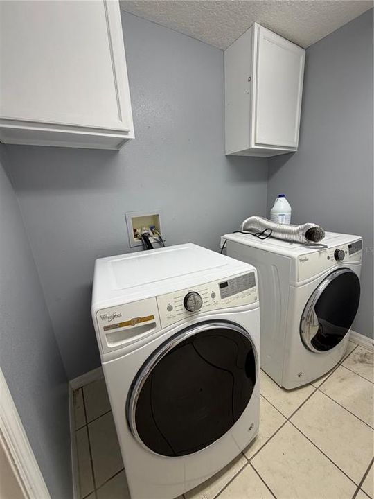 For Sale: $400,000 (4 beds, 3 baths, 1841 Square Feet)