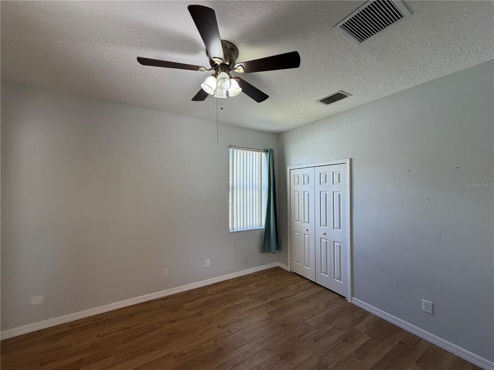 For Sale: $400,000 (4 beds, 3 baths, 1841 Square Feet)