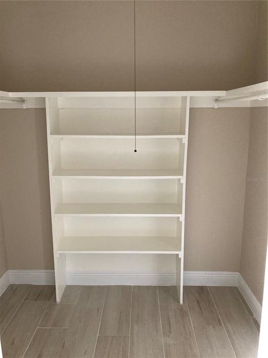 For Rent: $1,290 (1 beds, 1 baths, 682 Square Feet)