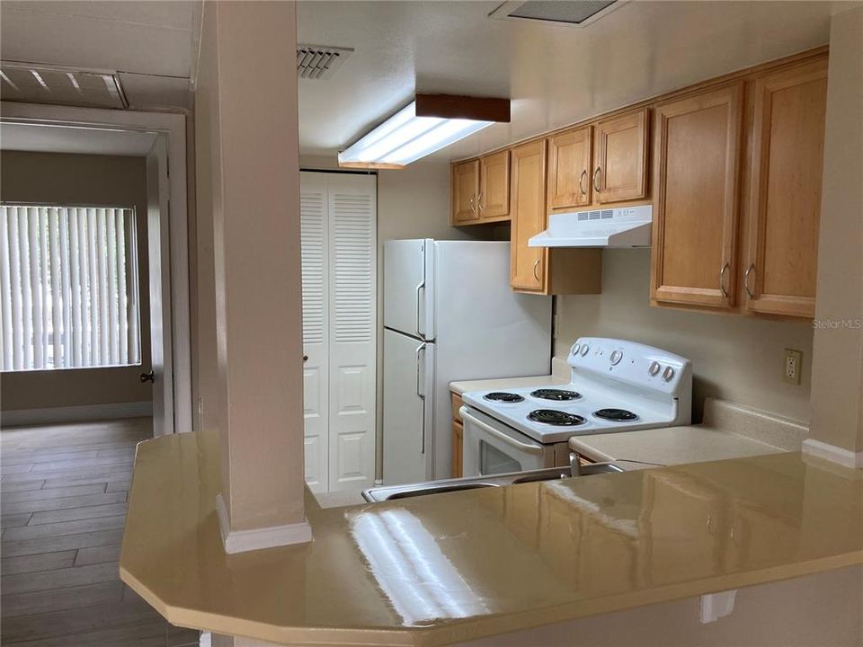 For Rent: $1,290 (1 beds, 1 baths, 682 Square Feet)