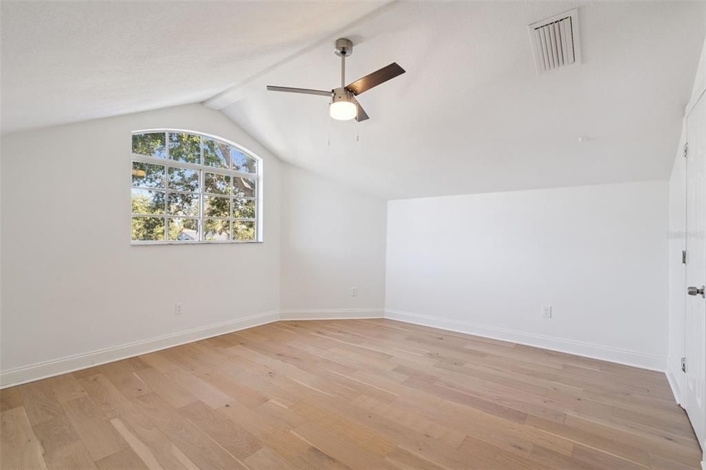 For Sale: $509,900 (5 beds, 3 baths, 2361 Square Feet)