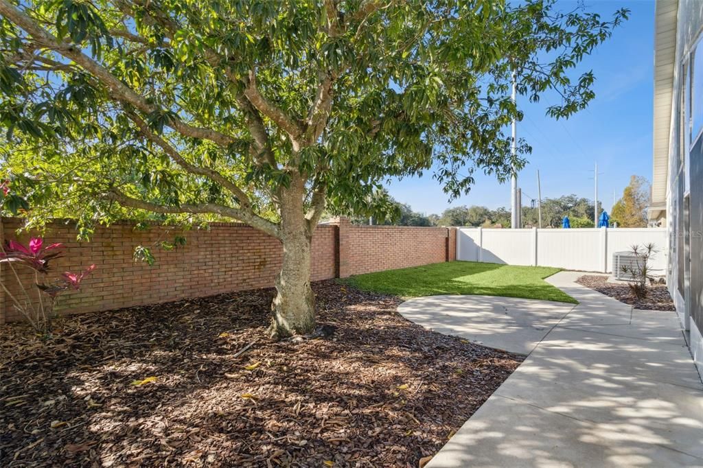 For Sale: $509,900 (5 beds, 3 baths, 2361 Square Feet)