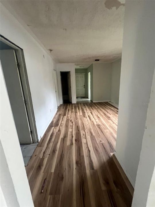 待售: $315,000 (5 贝兹, 2 浴室, 1917 平方英尺)