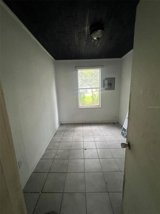 待售: $315,000 (5 贝兹, 2 浴室, 1917 平方英尺)