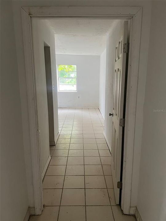 待售: $315,000 (5 贝兹, 2 浴室, 1917 平方英尺)