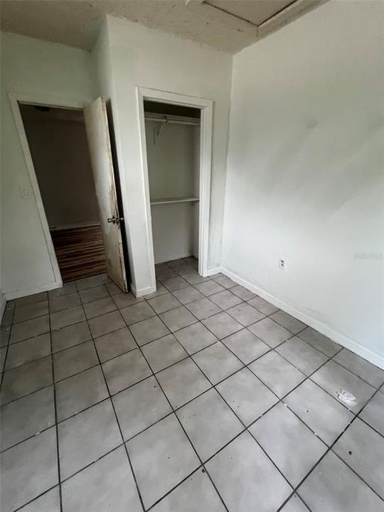 待售: $315,000 (5 贝兹, 2 浴室, 1917 平方英尺)