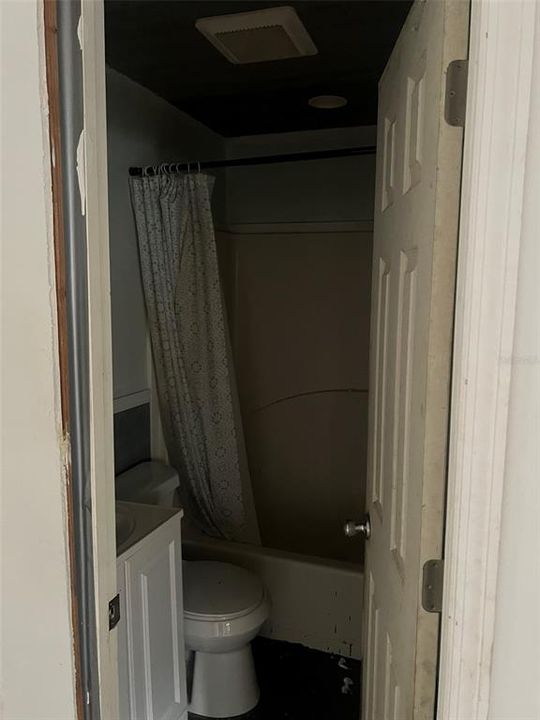 待售: $315,000 (5 贝兹, 2 浴室, 1917 平方英尺)