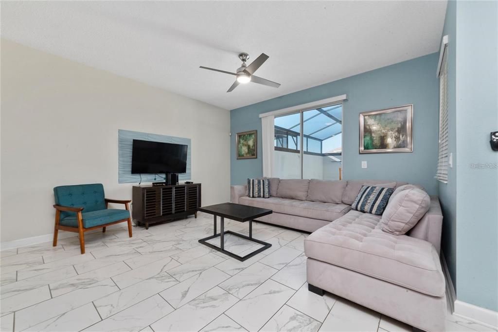 En Venta: $399,990 (4 camas, 3 baños, 1902 Pies cuadrados)