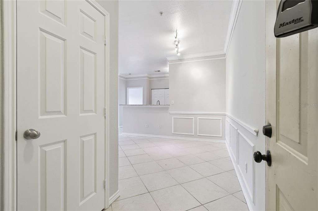 For Sale: $239,000 (2 beds, 2 baths, 1140 Square Feet)