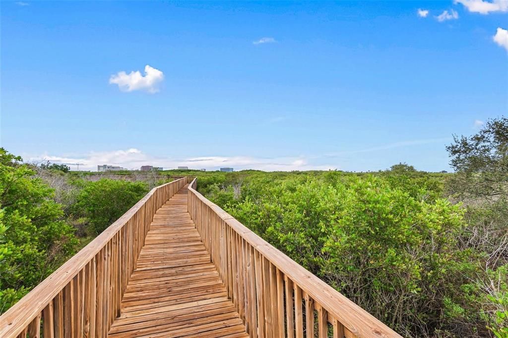 For Sale: $239,000 (2 beds, 2 baths, 1140 Square Feet)