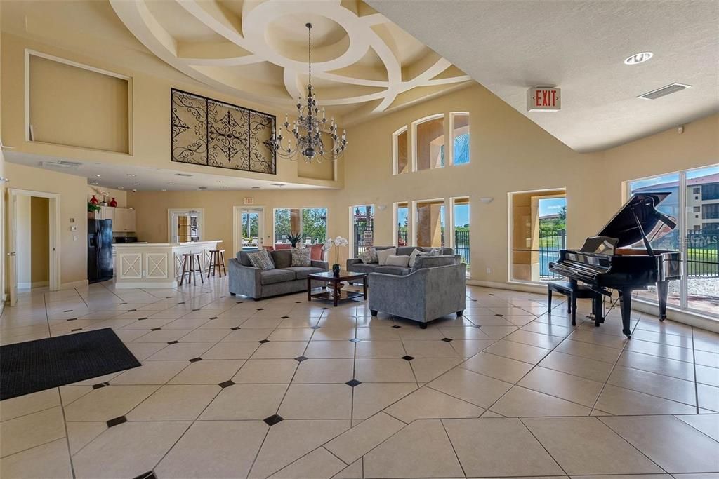 For Sale: $239,000 (2 beds, 2 baths, 1140 Square Feet)