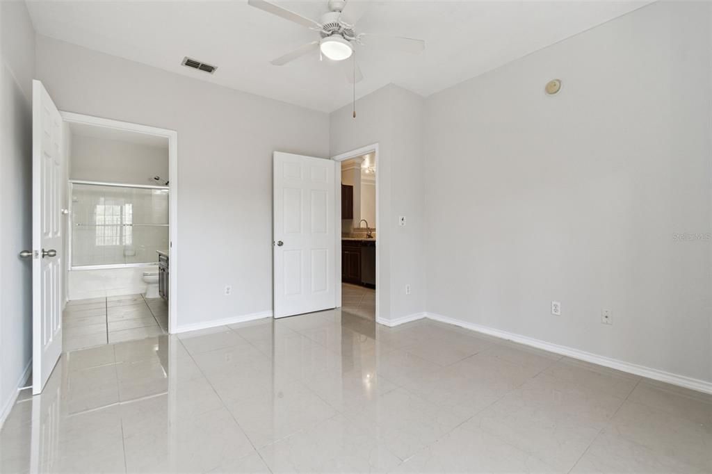 For Sale: $239,000 (2 beds, 2 baths, 1140 Square Feet)