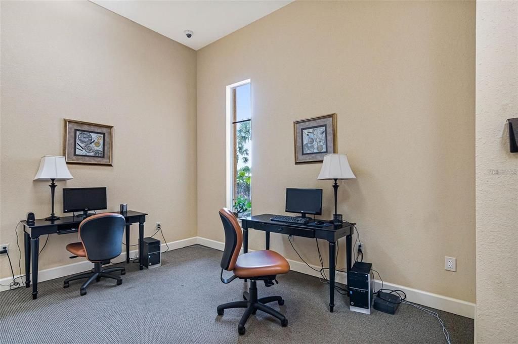 For Sale: $239,000 (2 beds, 2 baths, 1140 Square Feet)