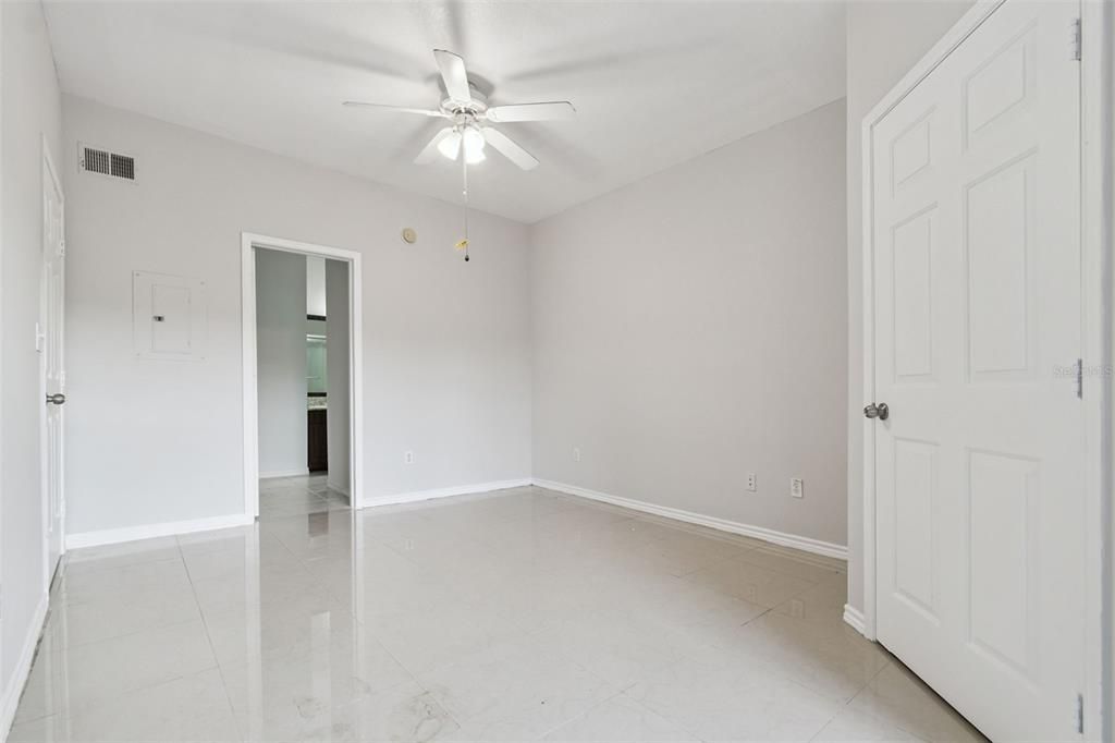 For Sale: $239,000 (2 beds, 2 baths, 1140 Square Feet)