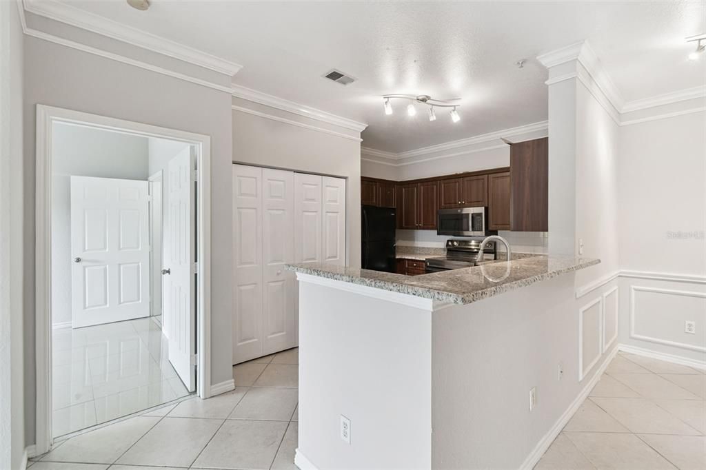 For Sale: $239,000 (2 beds, 2 baths, 1140 Square Feet)