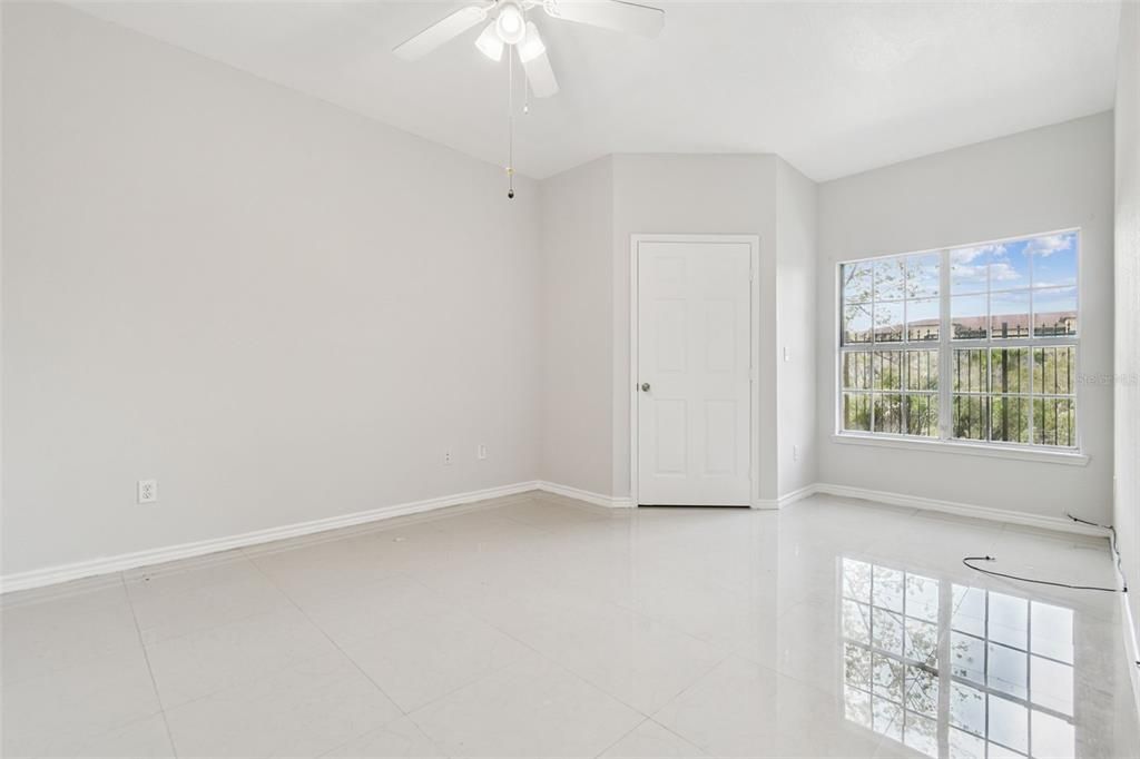 For Sale: $239,000 (2 beds, 2 baths, 1140 Square Feet)