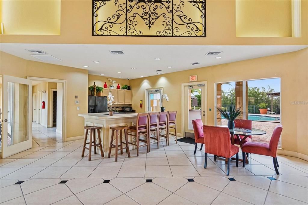 For Sale: $239,000 (2 beds, 2 baths, 1140 Square Feet)