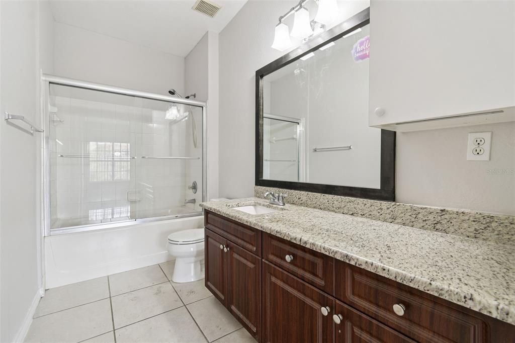 For Sale: $239,000 (2 beds, 2 baths, 1140 Square Feet)