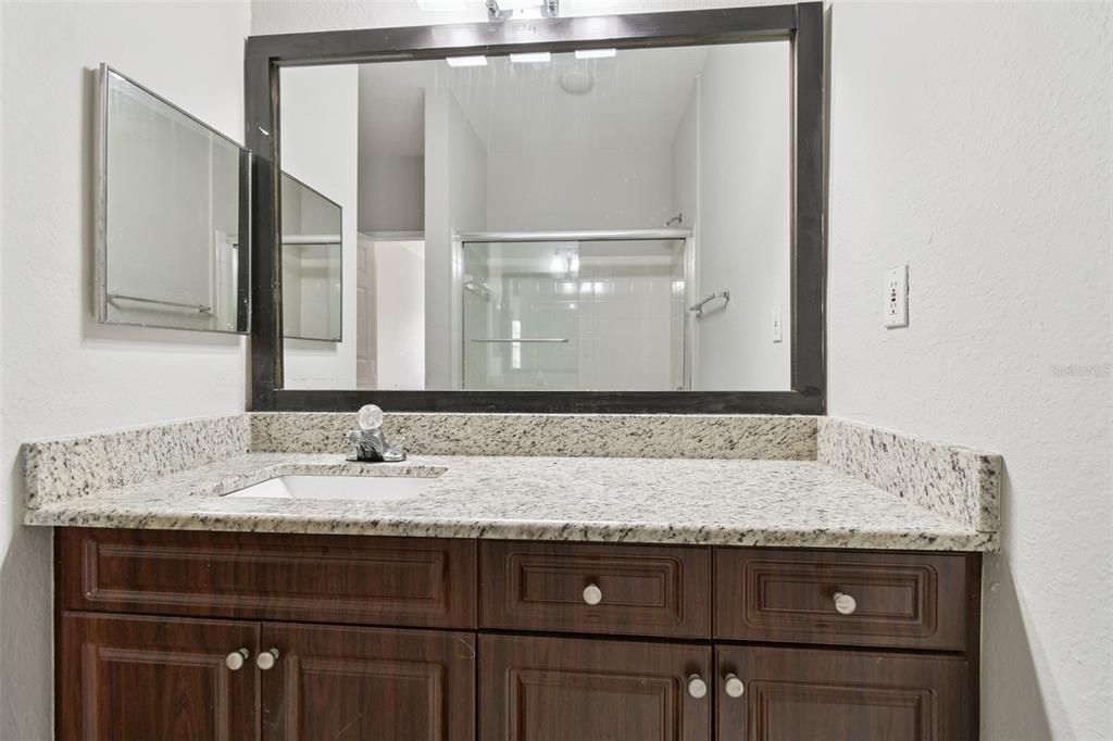 For Sale: $239,000 (2 beds, 2 baths, 1140 Square Feet)