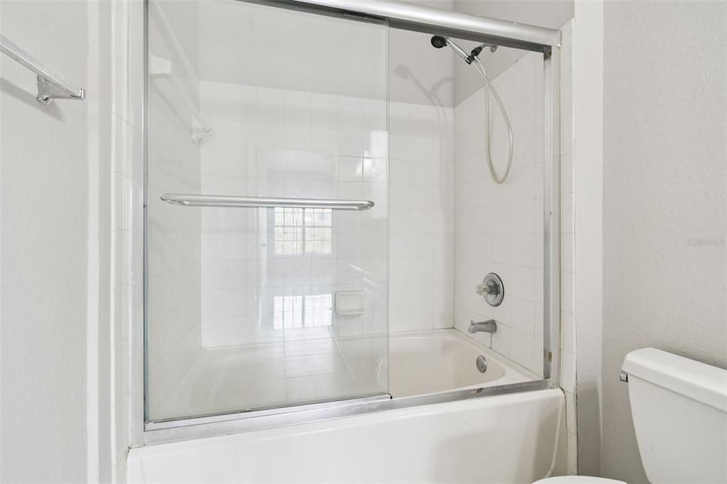 For Sale: $239,000 (2 beds, 2 baths, 1140 Square Feet)