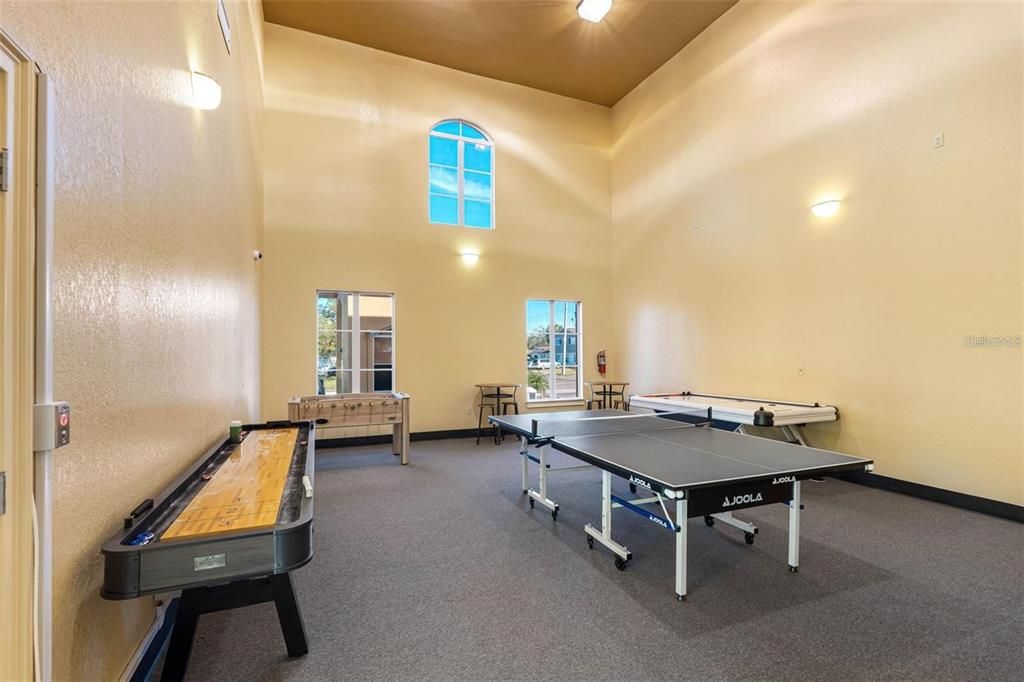 For Sale: $239,000 (2 beds, 2 baths, 1140 Square Feet)