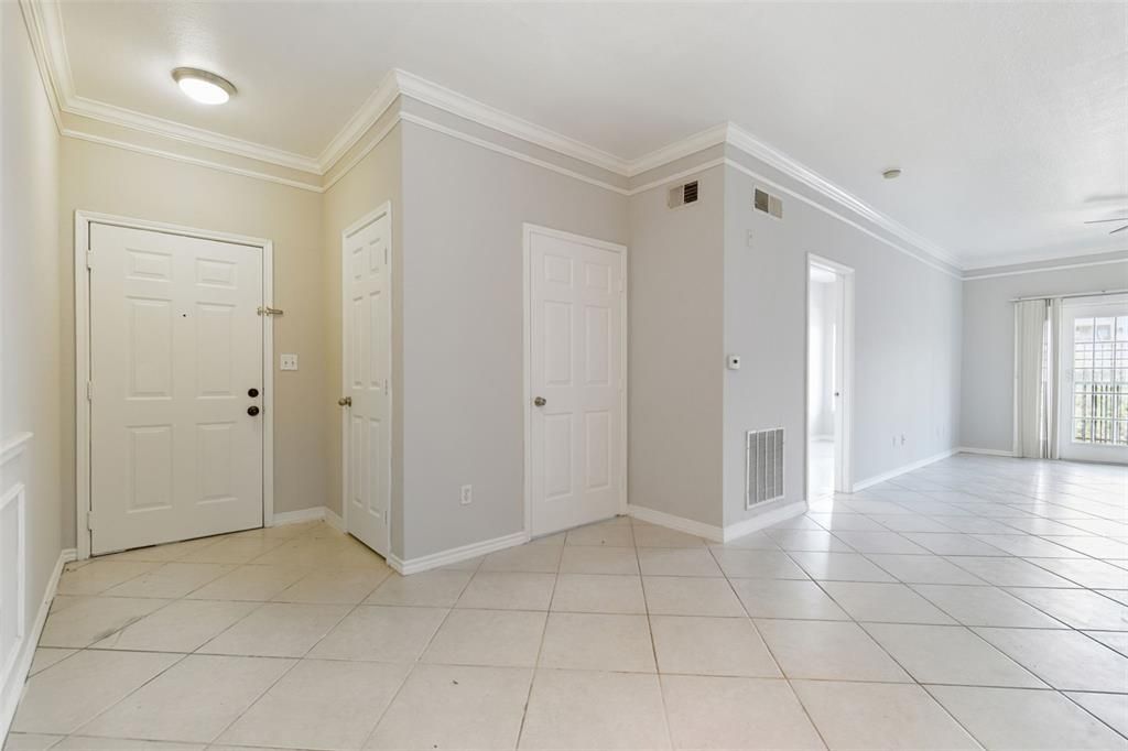 For Sale: $239,000 (2 beds, 2 baths, 1140 Square Feet)