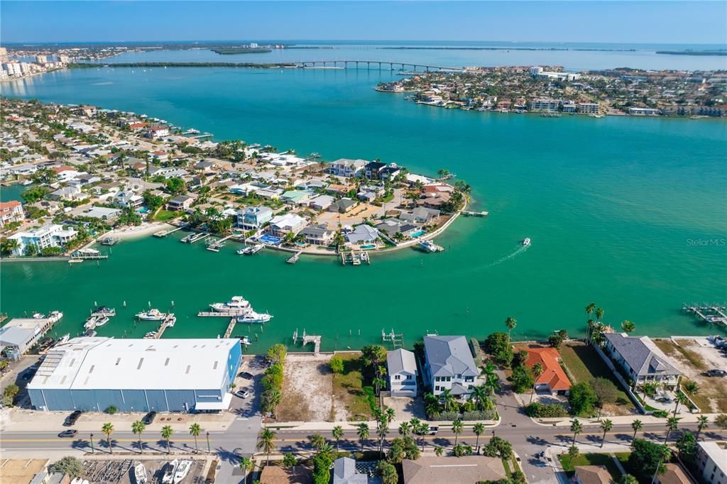 На продажу: $2,300,000 (0.13 acres)