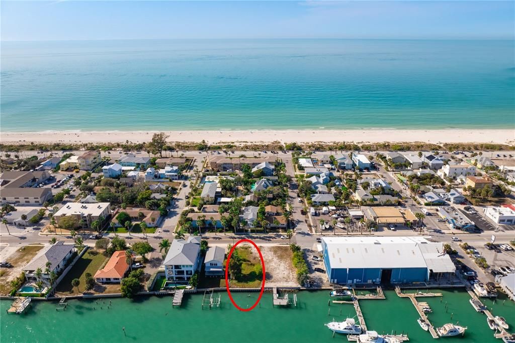 На продажу: $2,300,000 (0.13 acres)