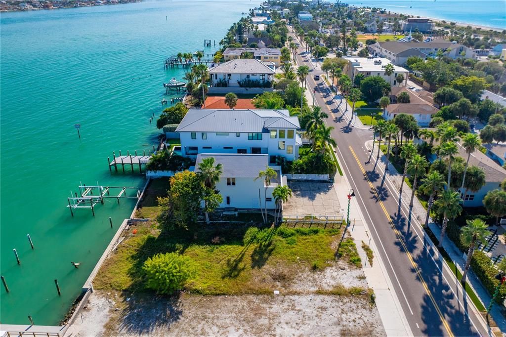 На продажу: $2,300,000 (0.13 acres)