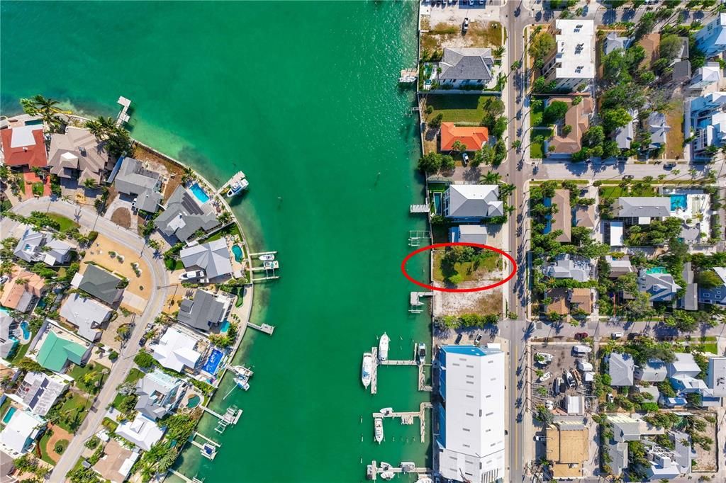 На продажу: $2,300,000 (0.13 acres)