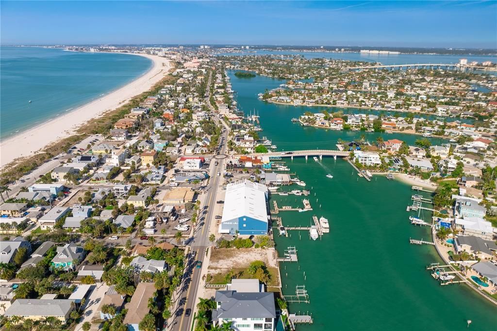 На продажу: $2,300,000 (0.13 acres)