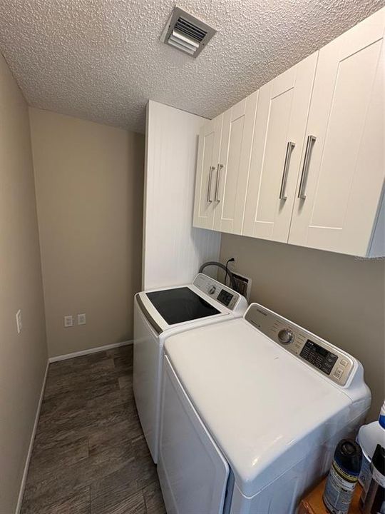For Sale: $319,000 (2 beds, 2 baths, 1354 Square Feet)