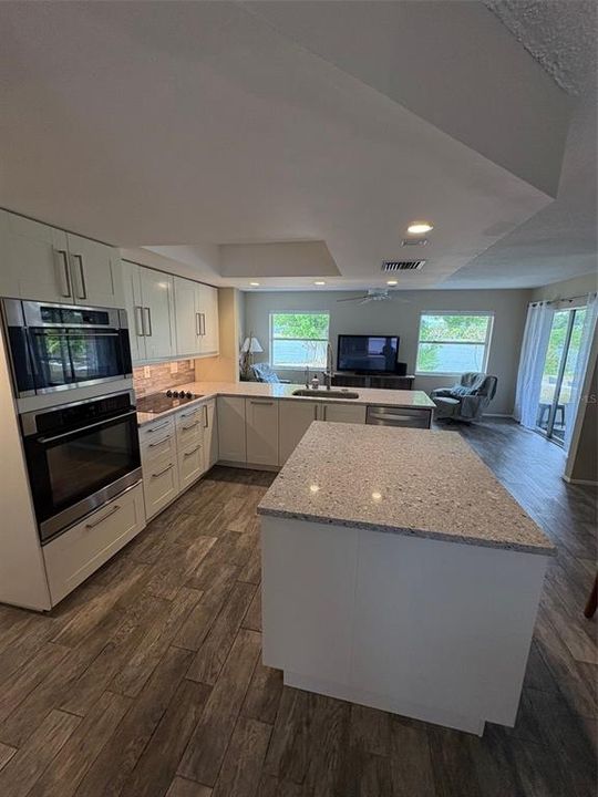 For Sale: $319,000 (2 beds, 2 baths, 1354 Square Feet)