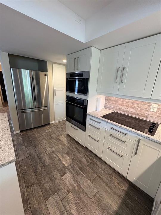 For Sale: $319,000 (2 beds, 2 baths, 1354 Square Feet)